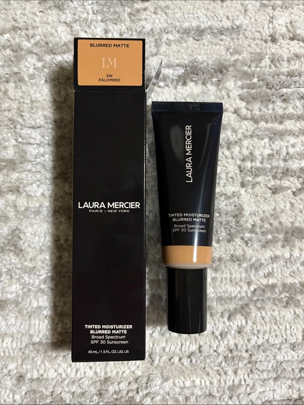 laura mercier Tinted Moisturizer - Warm Medium Beige (3W Palomino)